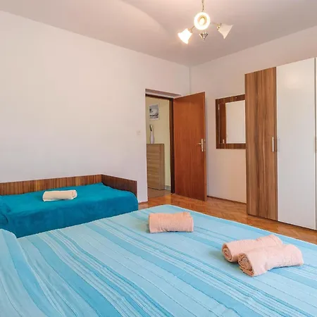 Awesome In With Kitchen Daire Fažana