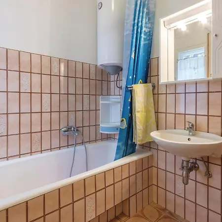 Daire Awesome In With Kitchen Fažana