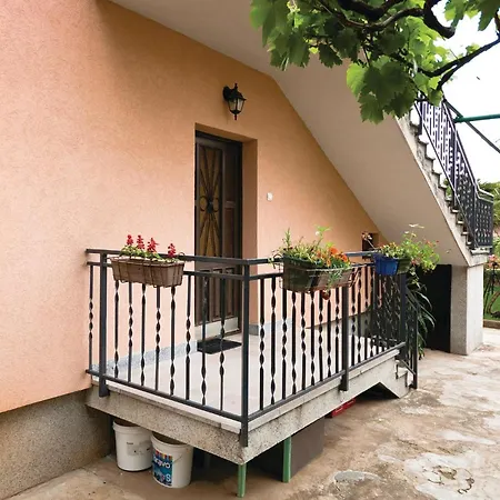 Awesome In With Kitchen Fažana