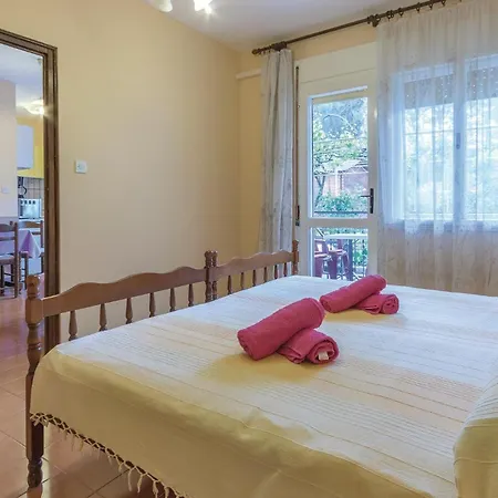 Awesome In With Kitchen Apartamento